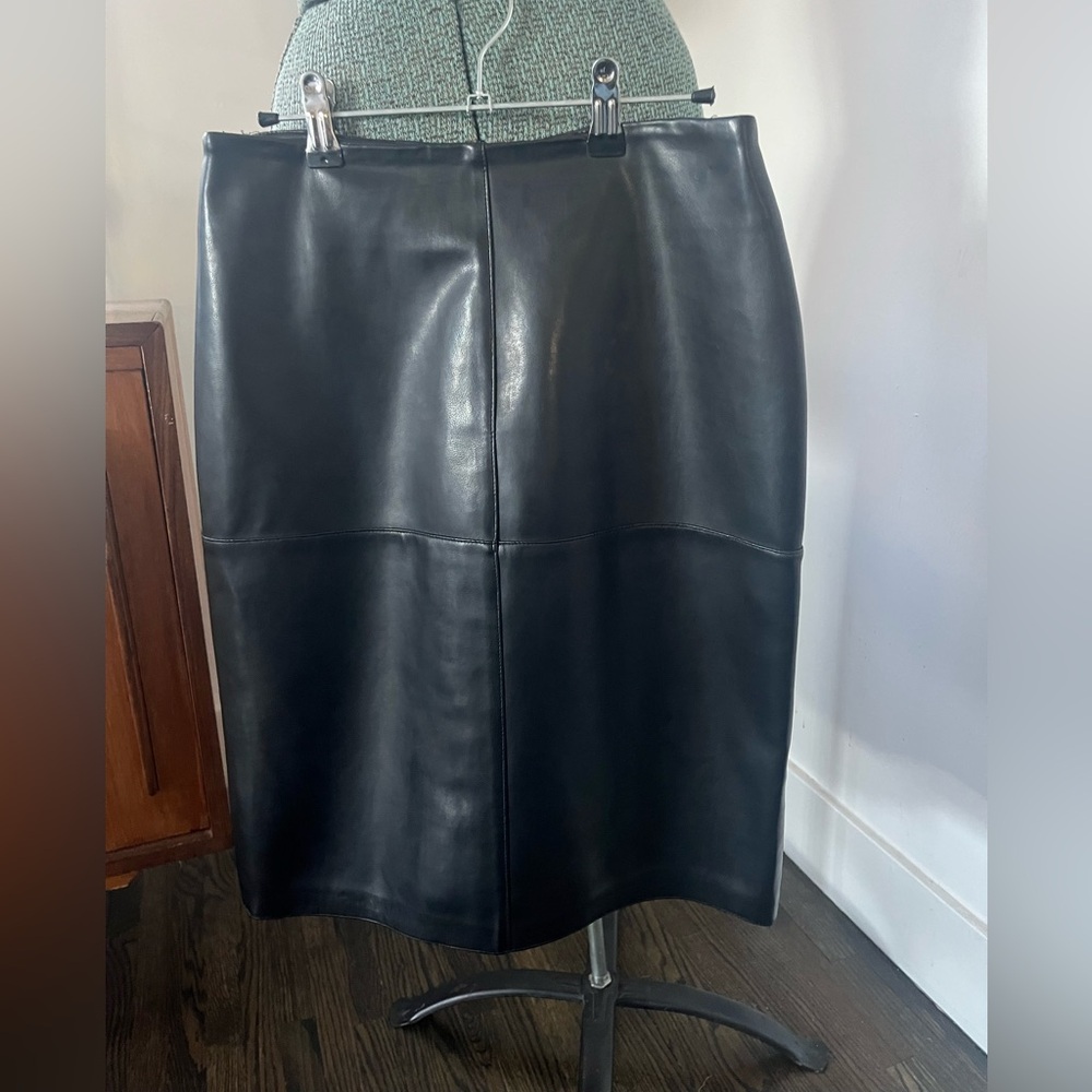 Reitmans Black Faux Leather Pencil Skirt
Check measurements
